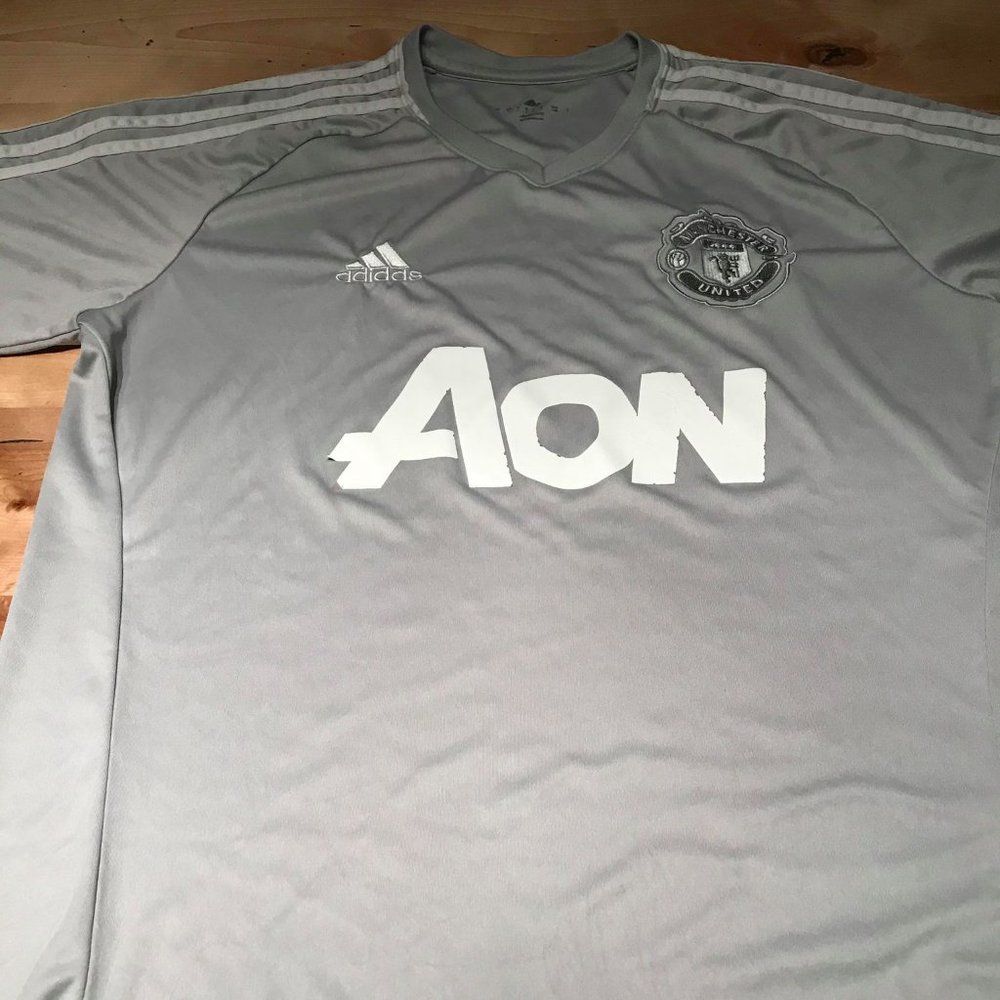 adidas Manchester United 2017 / 18 Training Jersey